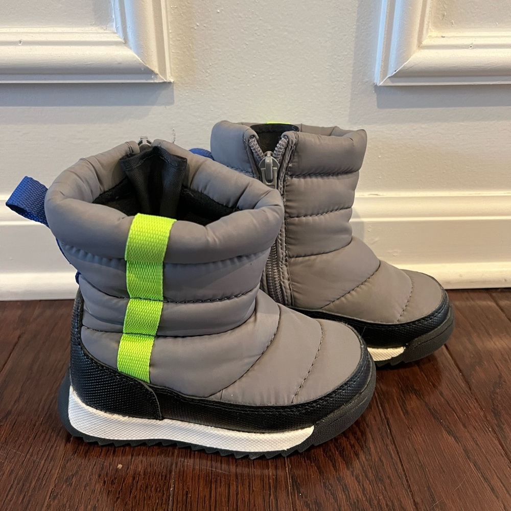 Toddler winter snow boots size 7 - Picture 2 of 5